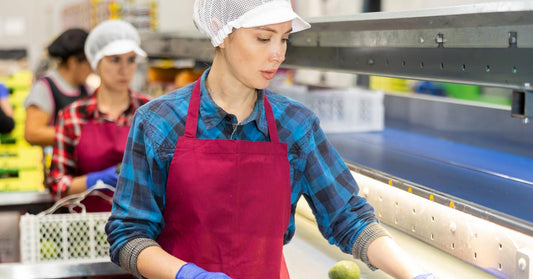 Arbeitskleidung in der Lebensmittelindustrie – Worauf es wirklich ankommt