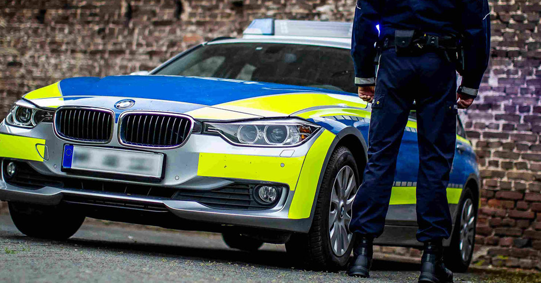 Was gehört zu einer Polizeiuniform?