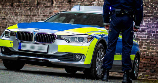 Was gehört zu einer Polizeiuniform?