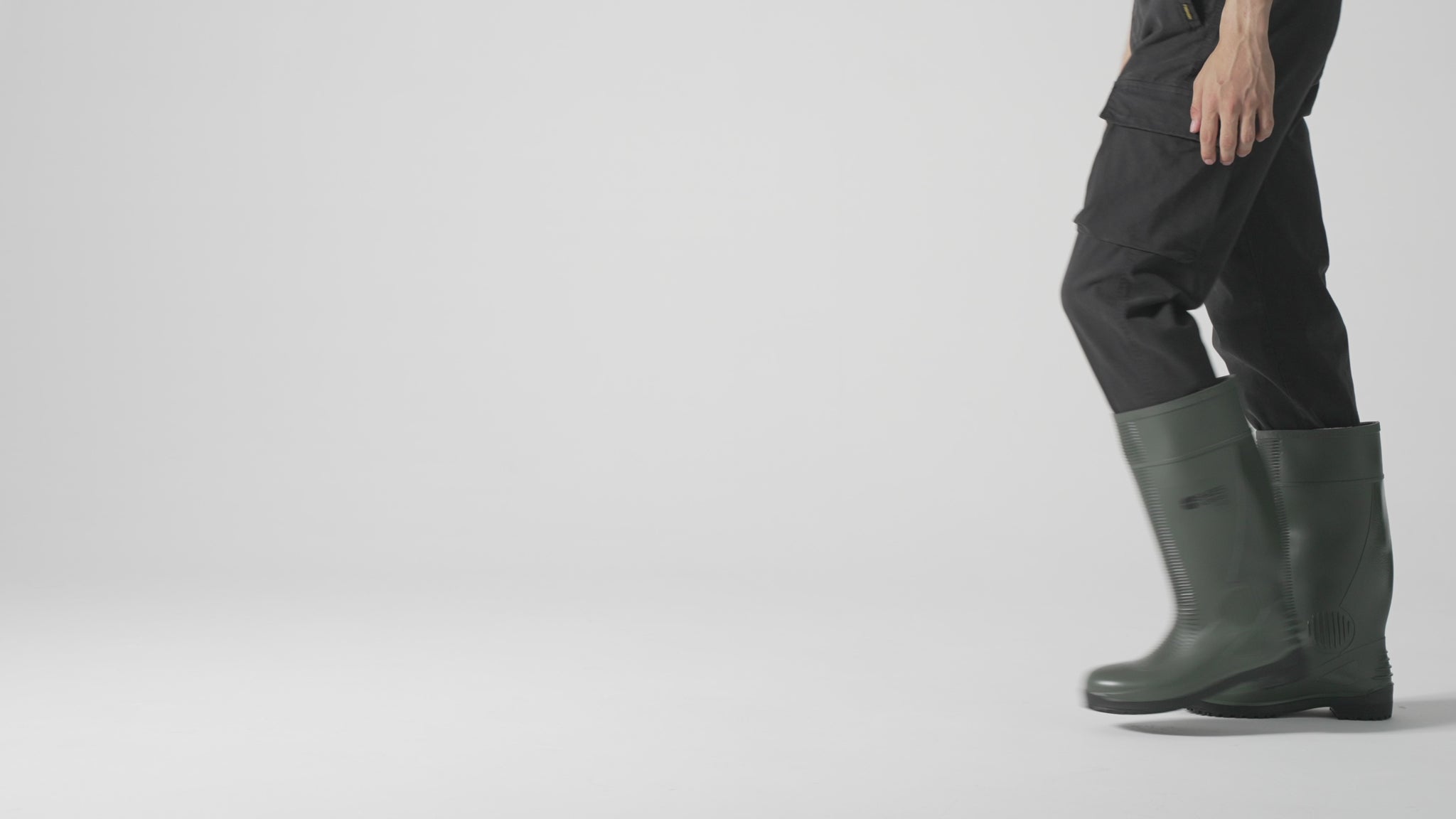 The Guardian Green from Shoes For Crews waterproof wellington boots offers superior slip resistance on a variety of flooring surfaces, product video.