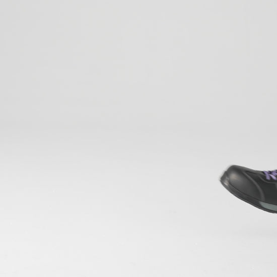 Safety shoes, the Bonnie has an anti-clog, slip-resistant outsole and composite toe cap (200 joule), product video.