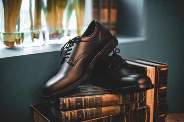 Die modischen Sicherheitsschuhe von Shoes For Crews zeigen deutlich, dass sich Sicherheit und Eleganz in perfekten Einklang bringen lassen